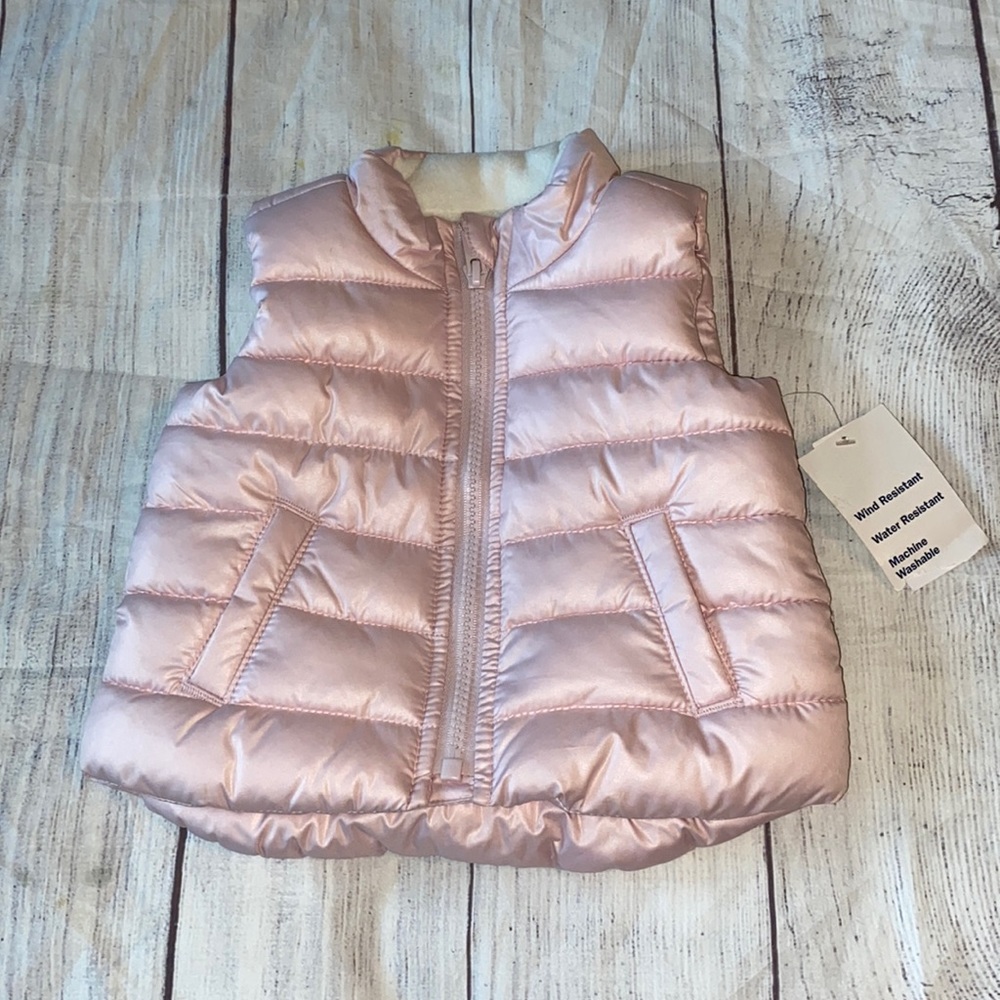 NWT Old Navy Puffer Vest Size 3/6 Months